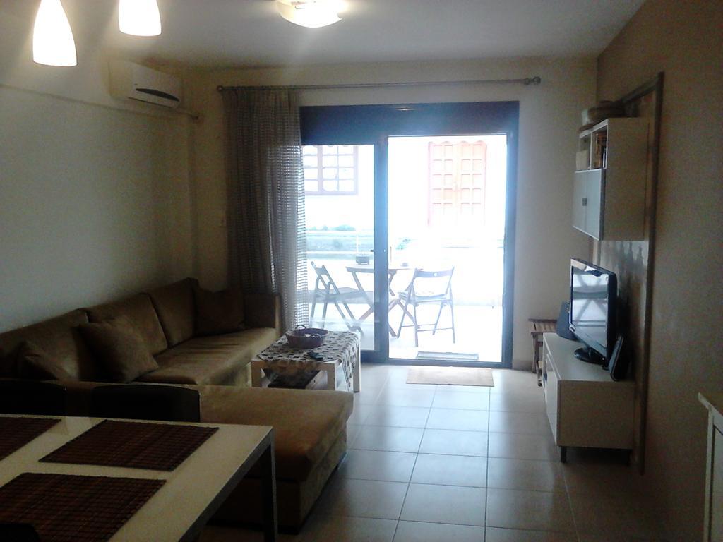 Luxury Apartment By The Beach Néa Péramos Exterior foto